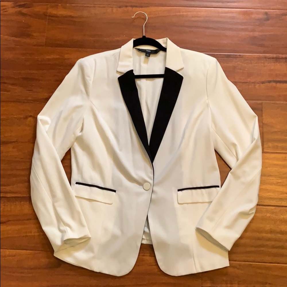 Mossino Tuxedo Blazer